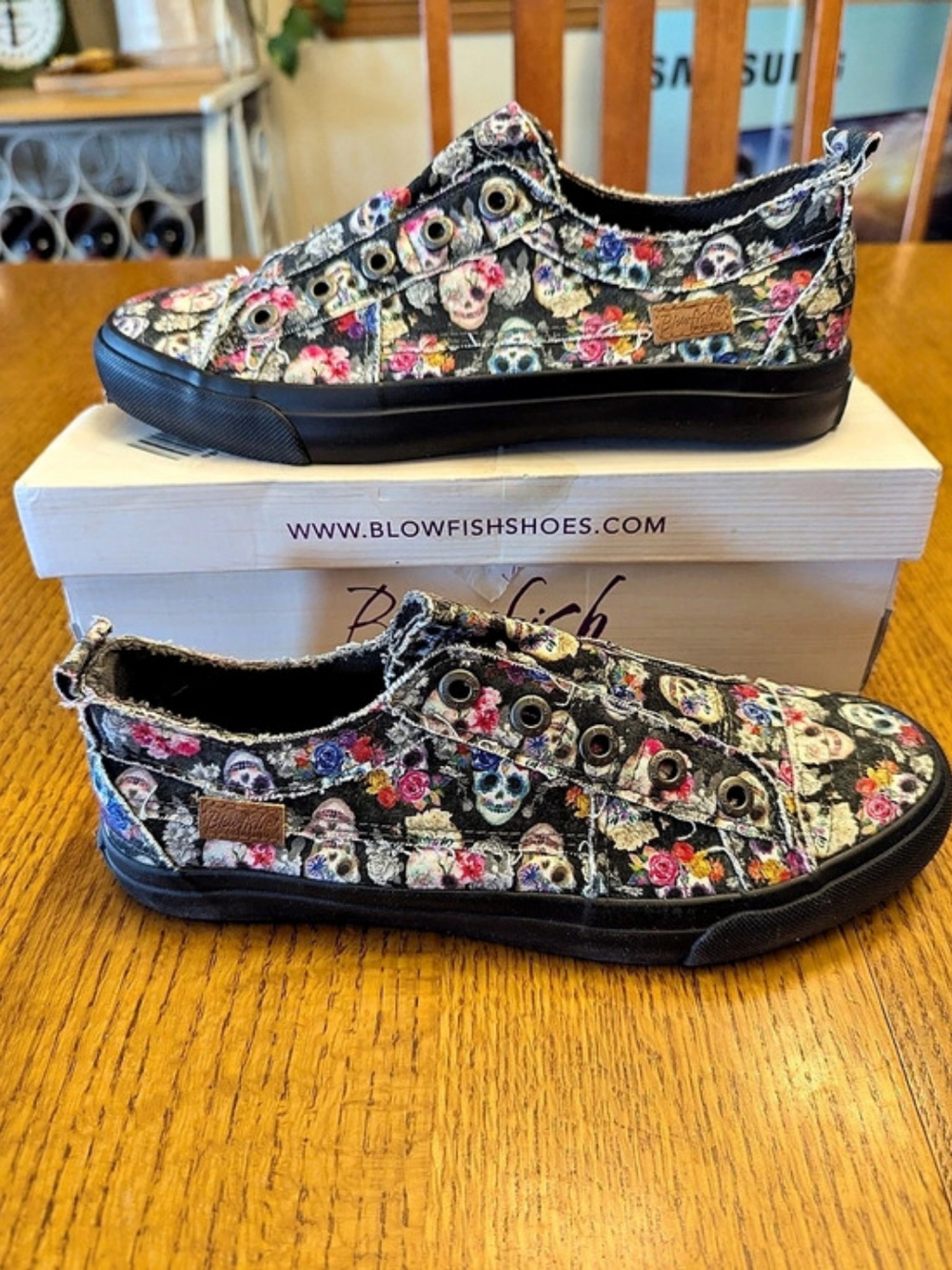 Blowfish Malibu Women's Play Sugar Skull Print Sugar Skull Print Sneakers Size